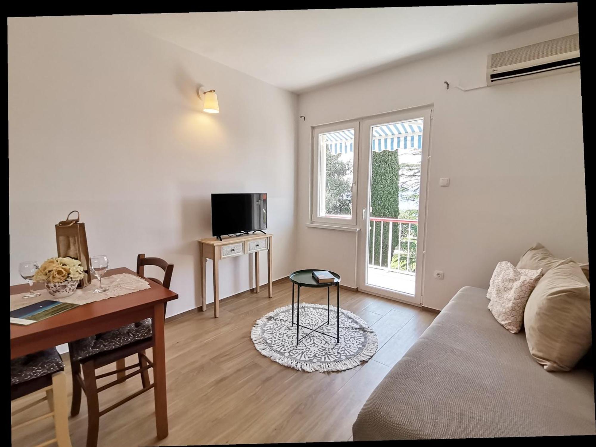 Apartments House Pinezic Malinska Exterior photo